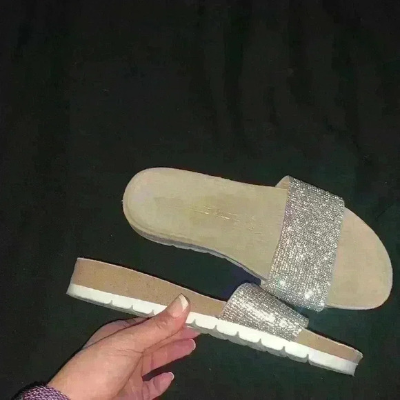 Anne Klein Woman’s sandals size 7 - Picture 3 of 3